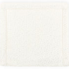 Eine rechteckige, gepolsterte Baby-Spielmatte in Off-White mit kleinen goldenen Punkten von KraftKids, passend zu Ihrer Wickelauflage Musselin goldene Punkte auf Weiß.