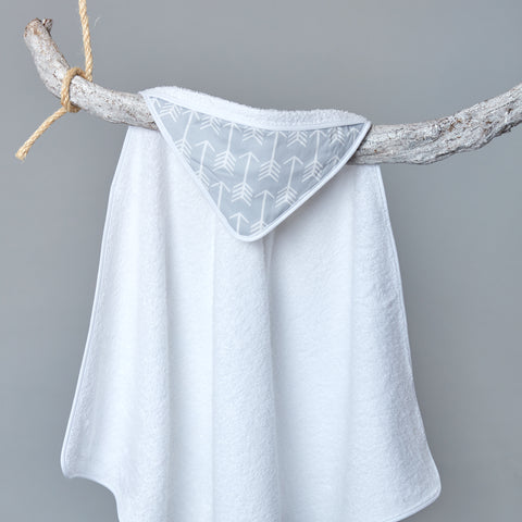 Cape de bain flèches blanches sur gris