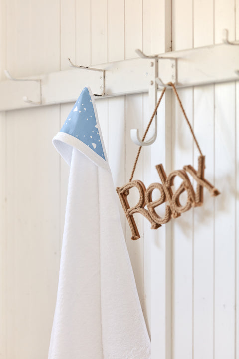 Cape de bain triangles arrondis blanc sur bleu