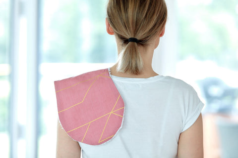 Burp tissu lignes dorées sur rose