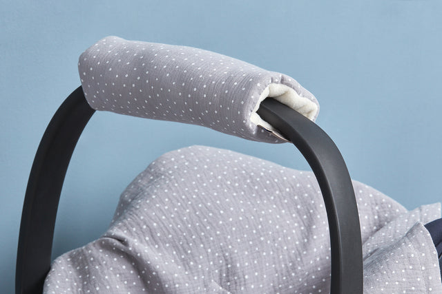Protège bras siège bébé mousseline pois gris