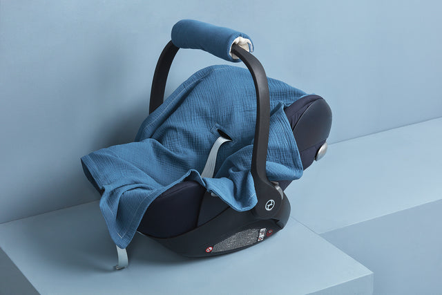 Couverture bébé pour siège bébé mousseline d'été bleu