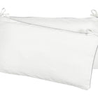 Zwei hellgrün-weiße, rechteckige Kissen von KraftKids aus weichem Leinen mit grauen Paspeln und weißen Bändern werden überlappend angeordnet - perfekt als kuscheliges Bettumrandung-Nestchen für zusätzlichen Babyschutz.