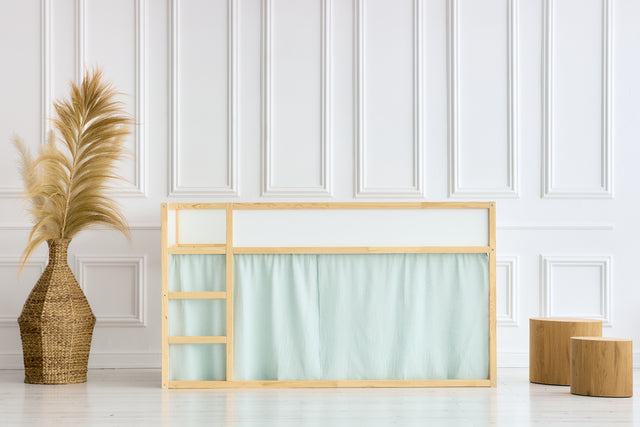 Ensemble de rideaux pour lit mezzanine 2+1 mousseline à pois dorés sur vert adapté au lit Kura